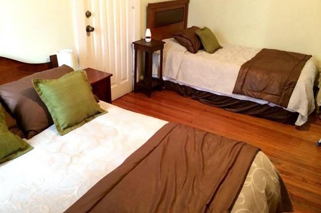 Hotel Almenas Santiago Bilik gambar